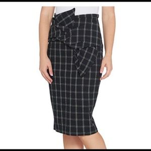 BROOKE SHIELDS Timeless Pull-On Box Plaid Skirt w/
